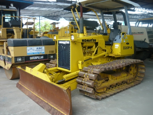 รถดันดิน Komatsu D20-6 (สไลด์ได้ 6 ทิศทาง) รถนอกนำเข้าจากญี่ปุ่น สภาพพร้อมลุยงาน เอกสารครบ มีให้เลือกหลายคัน ทั้งเกียร์ทอร์คและเกียร์ตัด