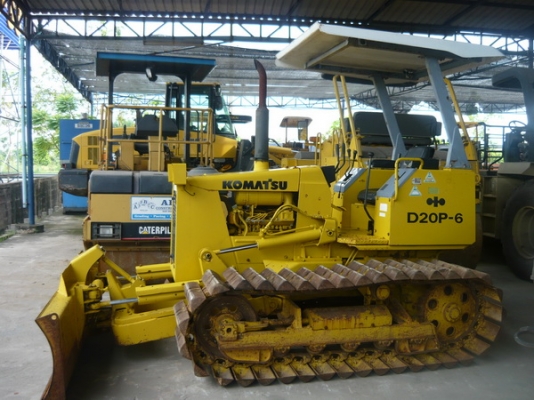 รถดันดิน Komatsu D20-6 (สไลด์ได้ 6 ทิศทาง) รถนอกนำเข้าจากญี่ปุ่น สภาพพร้อมลุยงาน เอกสารครบ มีให้เลือกหลายคัน ทั้งเกียร์ทอร์คและเกียร์ตัด รถดันดิน Komatsu D20-6 (สไลด์ได้ 6 ทิศทาง) รถนอกนำเข้าจากญี่ปุ่น สภาพพร้อมลุยงาน เอกสารครบ มีให้เลือกหลายคัน ทั้งเกียร์ทอร์คและเกียร์ตัด