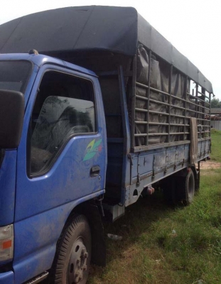 ขายรถ 6 ล้อ isuzu NQR 135 แรงม้า เทอร์โบว์ รถห้างแท้ กระบะยาว 5.5 ม.