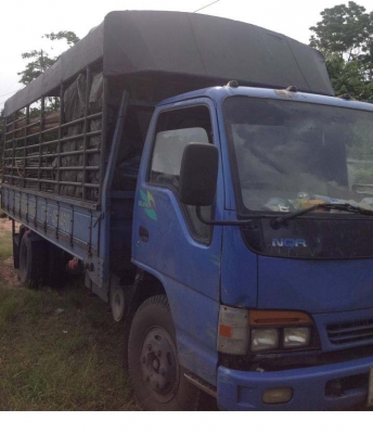 ขายรถ 6 ล้อ isuzu NQR 135 แรงม้า เทอร์โบว์ รถห้างแท้ กระบะยาว 5.5 ม.