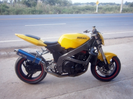 ขายคาวาซากิ 400 ครับ แต่งไฟเบ้อใหม่ครับ