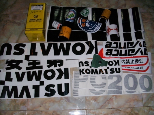 สติกเกอร์ KOMATSU PC200-6 ครบชุดทั้งคัน (มีในสต็อก5ชุด)ช้าอดหมดนะครับ