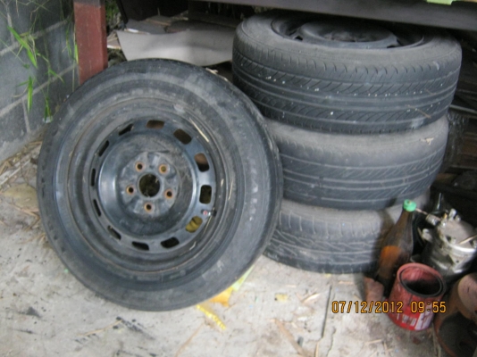 ขายล้อเหล็ก วีออส ขอบ14 5รู พร้อมยาง 2000บาท