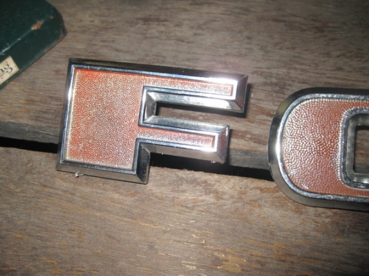 ขายโลโก F O R D (แท้ติดรถ) ขายโลโก F O R D (แท้ติดรถ)