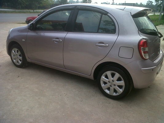 ขายรถนิสสันมาร์สตัวท๊อปสุดVLครับ กดบุ้มสตาด  สีสวยบางเดิมครับ