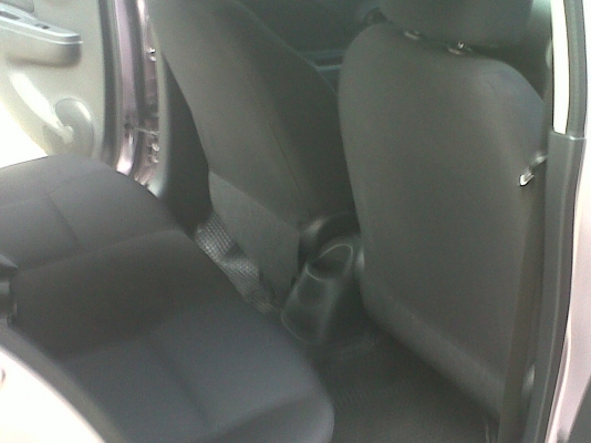 ขายรถนิสสันมาร์สตัวท๊อปสุดVLครับ กดบุ้มสตาด  สีสวยบางเดิมครับ