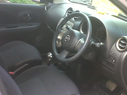 ขายรถนิสสันมาร์สตัวท๊อปสุดVLครับ กดบุ้มสตาด  สีสวยบางเดิมครับ