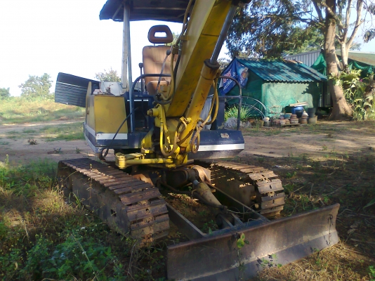 ขายด่วน!..รถแบคโฮ KOMATSU PC30-5 สวย ขุดดินได้แรงดี ไม่มีโหลด.