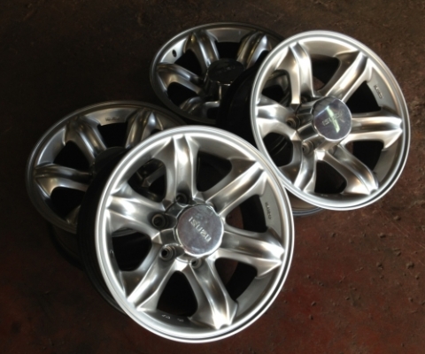 >>>ขายล้อเล็บเหยี่ยว ISUZU Enkei แท้ขอบ 16x7 ออฟ 7.5 สภาพสวยๆ ครับ<<<
