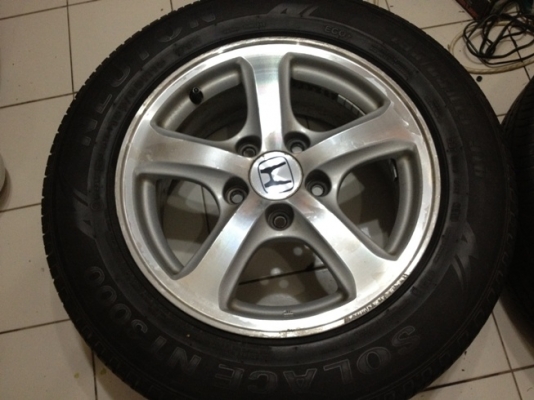 ขายแม็กซ์เดิม Honda Civic ขอบ 15 พร้อมยางปี 12 ราคา 6900 บ.