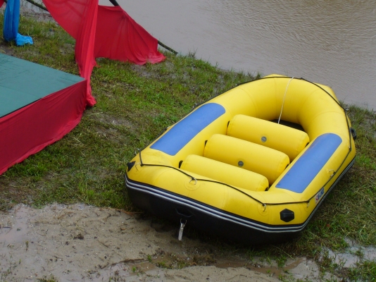 เรือยางล่องแก่ง