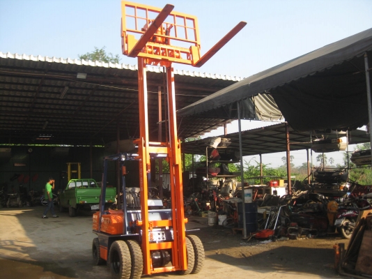 ขายรถยกFORKLIFT TOYOTA 5FD25 E.1Zเครื่องยนต์ดีเซล ล้อคู่ มีงาสาม พร้อมใช้งาน