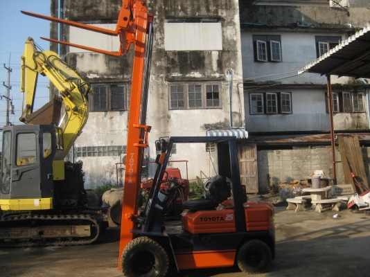 ขายรถยกFORKLIFT TOYOTA 5FD25 E.1Zเครื่องยนต์ดีเซล ล้อคู่ มีงาสาม พร้อมใช้งาน