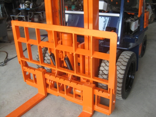 ขายรถยกFORKLIFT TOYOTA 5FD25 E.1Zเครื่องยนต์ดีเซล ล้อคู่ มีงาสาม พร้อมใช้งาน