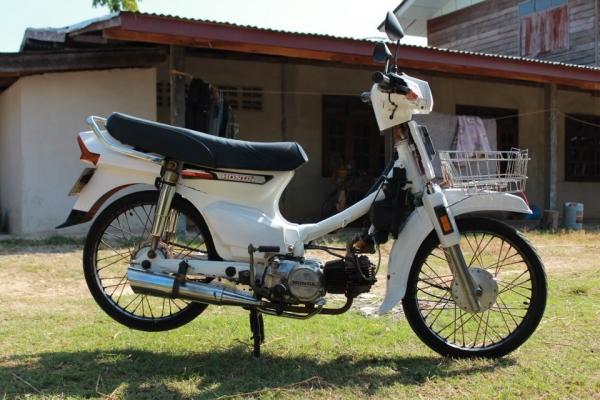 ขอขอบคุณทีมงาน truck2hand และพี่เสือครับ เป็นอย่างสูงครับ ขายHONDA ดรีม มีทะเบียนเล่ม 13,000 บาท สนใจโทร 082-7391165 เครื่องดีทำมาใหม่ ขี่ไม่เคยถอดกรองอากาศ lock คลาสตีน แรงๆเสียงโหดๆ