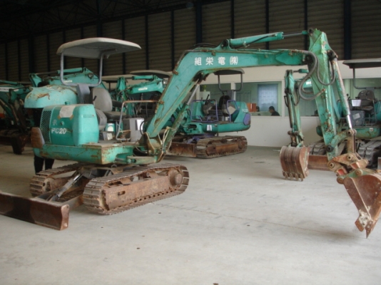 ขายด่วนราคาถูก รถขุดเล็ก แบคโฮ 20 ตัน  KOMATSU  PC20-7  สนใจโทรเลยค่ะ 082-3420501  เจี๊ยบค่ะ