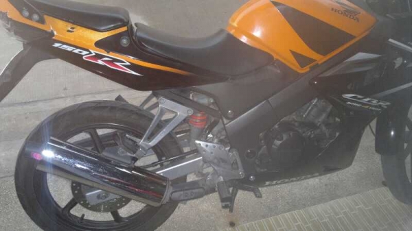 ขาย CBR 150 R กุญแจใหญ่ 32500 บาท