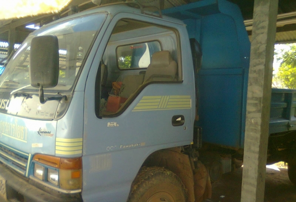 ISUZU NPR 120 HP 4HF1 ปี 40 เครื่องฝาขาว หกล้อดั๊มพ์ เครื่องดีแน่นดีไม่มีเยิ้ม หัวเก๋งบางเดิม ภายในสวย พวงมาลัยเพาเวอร์ กระบะดั๊มพ์เหล็ก 4 ตันยาว 3.50 เมตร ช่วงล่างใหญ่เฟืองท้ายติด F แล้ว เอกสารทะเบียนครบพร้อมโอนครับ