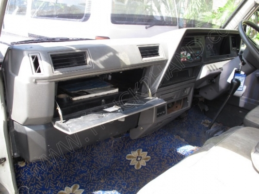 รถตู้ ยี่ห้อ NISSAN ขนาด 85 แรงม้า รถมีเอกสารพร้อมโอน รถตู้ ยี่ห้อ NISSAN ขนาด 85 แรงม้า รถมีเอกสารพร้อมโอน