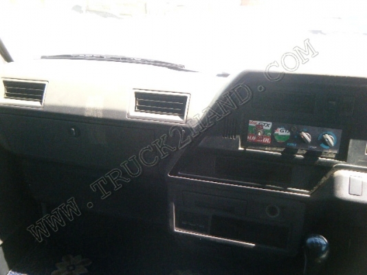 รถตู้ ยี่ห้อ NISSAN ขนาด 85 แรงม้า รถมีเอกสารพร้อมโอน รถตู้ ยี่ห้อ NISSAN ขนาด 85 แรงม้า รถมีเอกสารพร้อมโอน