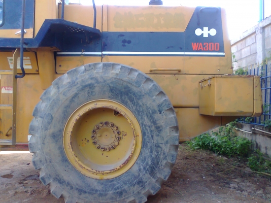 ขายด่วน!..รถตักล้อยาง KOMATSU WA300-1.
