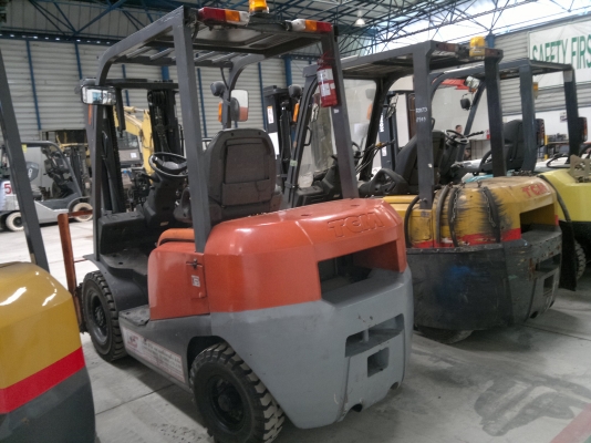 ขายรถฟอร์คลีฟท์ TCM FD25T3 เสา 4350m. เกียร์ออโต้ปี2005, 5409ชม. รถนอกนำเข้า ติดต่อ มานะ 085-9049669