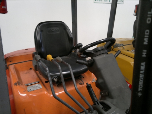 ขายรถฟอร์คลีฟท์ TCM FD25T3 เสา 4350m. เกียร์ออโต้ปี2005, 5409ชม. รถนอกนำเข้า ติดต่อ มานะ 085-9049669