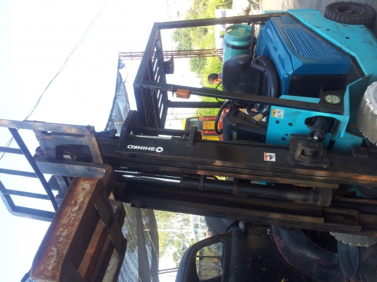 ขายรถโฟล์กลิฟ 2ตัน เสาสูง 4.60 ม. งาสไลด์ซ้ายขวา 230,000 บาท