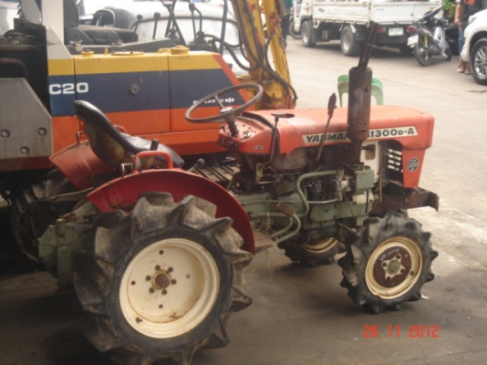 รถเก่าญี่ปุ่น รถไถนา YANMAR YM-1300D-A สีแดง