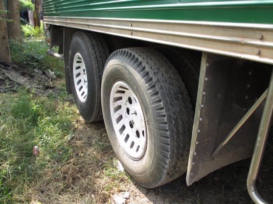 ขาย 10ล้อ ISUZU Rocky 1 เพลา 195 แรง ตู้เปียก สภาพสวยตามรูป ขาย 10ล้อ ISUZU Rocky 1 เพลา 195 แรง ตู้เปียก สภาพสวยตามรูป