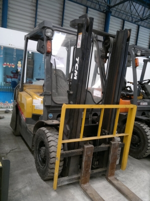 ขายรถฟอร์คลีฟท์ TCM FD25T3 เสา3 เมตร เกียร์ออโต้ปี2010, 1529ชม. รถนอกนำเข้า ติดต่อ มานะ 085-9049669