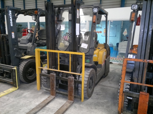 ขายรถฟอร์คลีฟท์ TCM FD25T3 เสา3 เมตร เกียร์ออโต้ปี2010, 1529ชม. รถนอกนำเข้า ติดต่อ มานะ 085-9049669