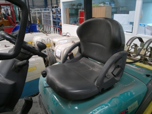 ขายรถฟอร์คลีฟท์ KOMATSU FG25T-16 เสา3 เมตรออโต้ รถนอกนำเข้า ติดต่อ มานะ 085-9049669