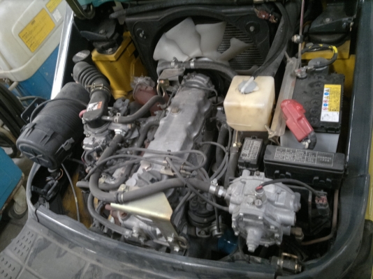 ขายรถฟอร์คลีฟท์ KOMATSU FG25T-16 เสา3 เมตรออโต้ รถนอกนำเข้า ติดต่อ มานะ 085-9049669