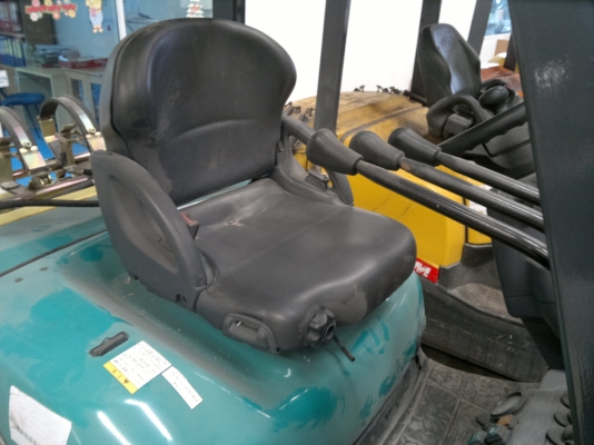 ขายรถฟอร์คลีฟท์ KOMATSU FG25T-16 เสา3 เมตรออโต้ รถนอกนำเข้า ติดต่อ มานะ 085-9049669