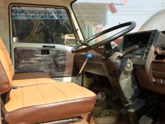 แสงฟ้าเต้นรถ///ขายรถ6ล้อ HINO-KM779 เทอนเล่อยาว 5.70 ม. สภาพสวย