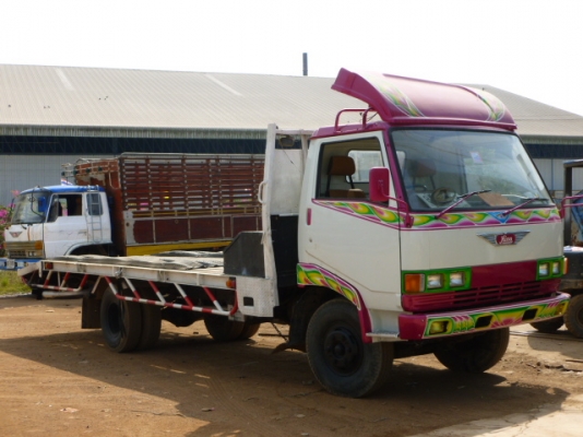 แสงฟ้าเต้นรถ///ขายรถ6ล้อ HINO-KM779 เทอนเล่อยาว 5.70 ม. สภาพสวย