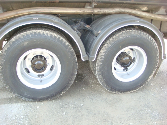 ISUZU-DEGA-FXZ-270-HP-10ล้อ-2 เพลา-บรรทุก-น้ำมันพืช-สภาพสวยจัด