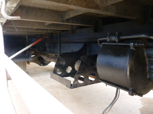 แสงฟ้าเต้นรถ///จำหน่ายรถ6ล้อ HINO-KM779 กระบะเหล็กฝาท้าไฮโดลิค  ยาว 5.50 ม.