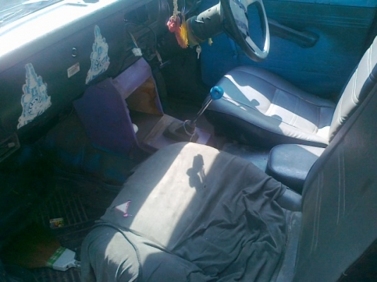 ขายมาสด้าเล็กสี่เกียร์ปีไหนไม่ทราบดูไม่เป็นเก่าแบบนี้ปีไม่สำคัญหรอกมั้ง เอาไปใช้งาน เครื่องดีมากช่วงล่างดีสีเดิมเก่าตามสภาพพร้อมใช้งาน รับประกันว่าเครื่องดี สีพอได้ ขายถูกมากๆทะเบียนพร้อมโอน(ดูประกาศอื่นๆทั้งหมดของผมคลิกที่ไต้ชื่อผมนะคับ)