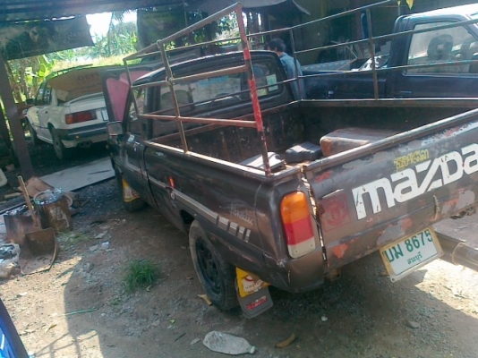 ขายมาสด้าเล็กสี่เกียร์ปีไหนไม่ทราบดูไม่เป็นเก่าแบบนี้ปีไม่สำคัญหรอกมั้ง เอาไปใช้งาน เครื่องดีมากช่วงล่างดีสีเดิมเก่าตามสภาพพร้อมใช้งาน รับประกันว่าเครื่องดี สีพอได้ ขายถูกมากๆทะเบียนพร้อมโอน(ดูประกาศอื่นๆทั้งหมดของผมคลิกที่ไต้ชื่อผมนะคับ)