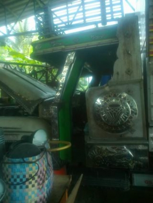 Isuzu หัวยาวดั้มเพลาเดียวทรงพืชไร่เครื่อง 195 แรง