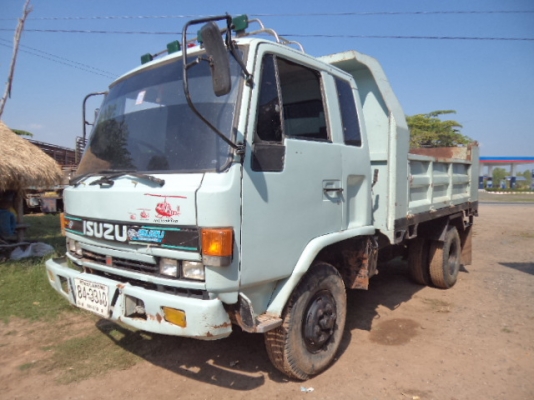 ขายรถ6ล้ออีซูซุร็อกกี้ดั้ม175แรง สภาพดีพร้อมใช้งานคับ