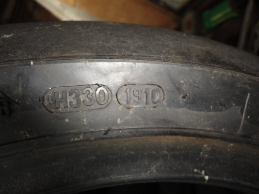 ยางสลิกใช้ในสนามแข่ง 1500