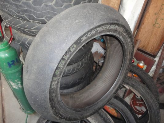 ยางสลิกใช้ในสนามแข่ง 1500