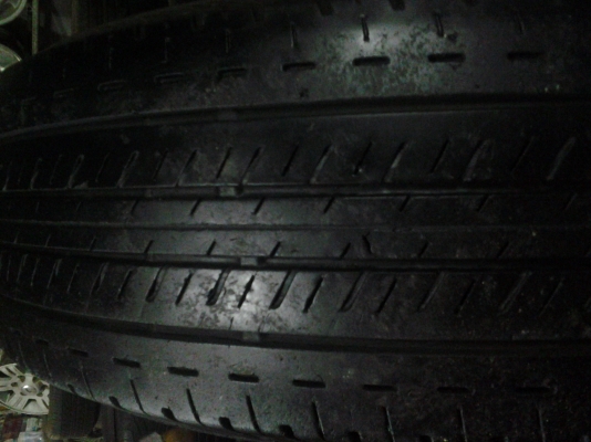 ยางบริตโตรน ดูราวิท 215/65/16 4เส้น พร้อมใส่ ราคา 3500บาท