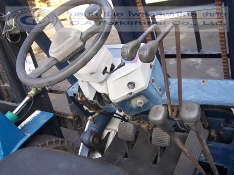 ขาย รถโฟล์คลิฟท์ KOMATSU รุ่น FD25-11 ขาย รถโฟล์คลิฟท์ KOMATSU รุ่น FD25-11