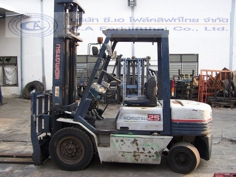 ขาย รถโฟล์คลิฟท์ KOMATSU รุ่น FD25-11 ขาย รถโฟล์คลิฟท์ KOMATSU รุ่น FD25-11