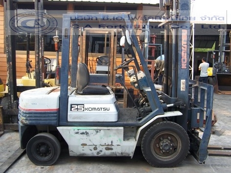 ขาย รถโฟล์คลิฟท์ KOMATSU รุ่น FD25-11 ขาย รถโฟล์คลิฟท์ KOMATSU รุ่น FD25-11