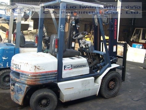 ขาย รถโฟล์คลิฟท์ KOMATSU รุ่น FD25-11 ขาย รถโฟล์คลิฟท์ KOMATSU รุ่น FD25-11